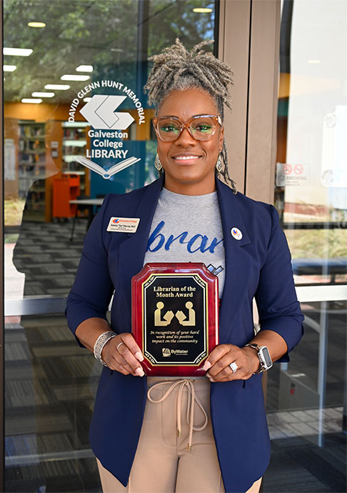 澳门银河网上赌场 Director of 图书馆 and Learning Resources, Telishia “Tee” Murray, was recognized as ByWater Solutions’ Librarian of the Month in September.